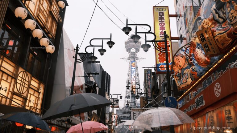 ミラーレスで撮影した雨の新世界と通天閣